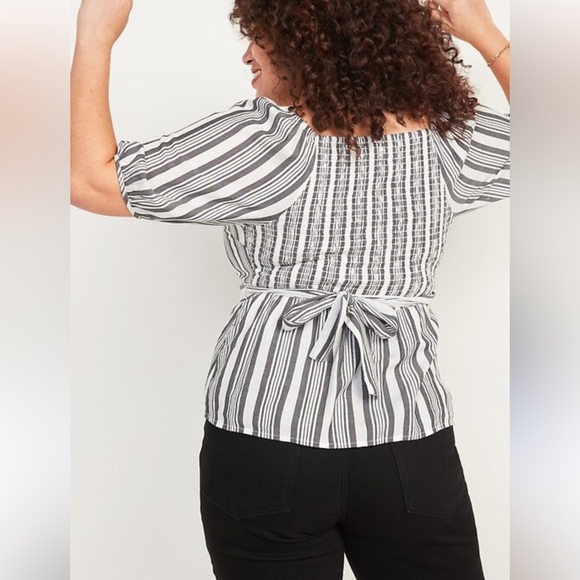 Old Navy Striped Wrap & Tie Top (Size XS) - Picture 3 of 9